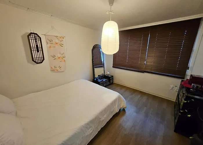 8 Minutes Away From Chungmuro Station, 5박이상 조식, 명동근처 Hill Location Apartamento Seúl