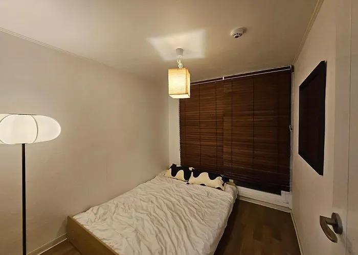Apartamento 8 Minutes Away From Chungmuro Station, 5박이상 조식, 명동근처 Hill Location Seúl