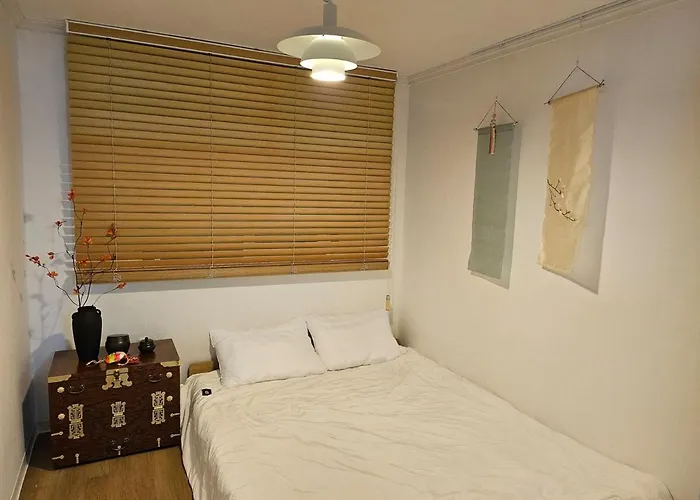 8 Minutes Away From Chungmuro Station, 5박이상 조식, 명동근처 Hill Location Apartamento