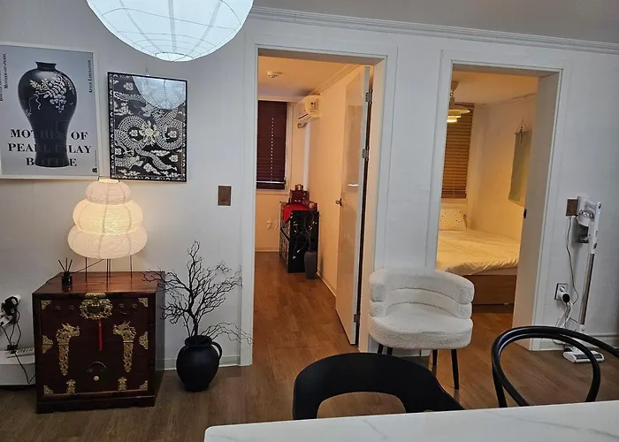 8 Minutes Away From Chungmuro Station, 5박이상 조식, 명동근처 Hill Location * Seúl