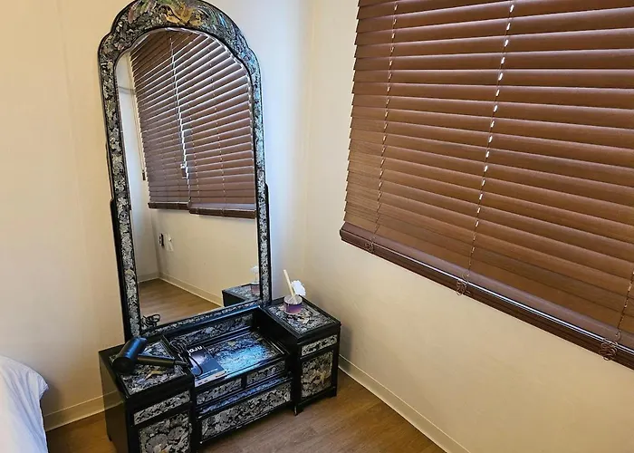 8 Minutes Away From Chungmuro Station, 5박이상 조식, 명동근처 Hill Location Apartamento Seúl