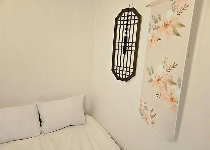 8 Minutes Away From Chungmuro Station, 5박이상 조식, 명동근처 Hill Location Apartamento *