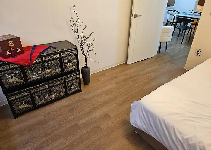 8 Minutes Away From Chungmuro Station, 5박이상 조식, 명동근처 Hill Location * Seúl