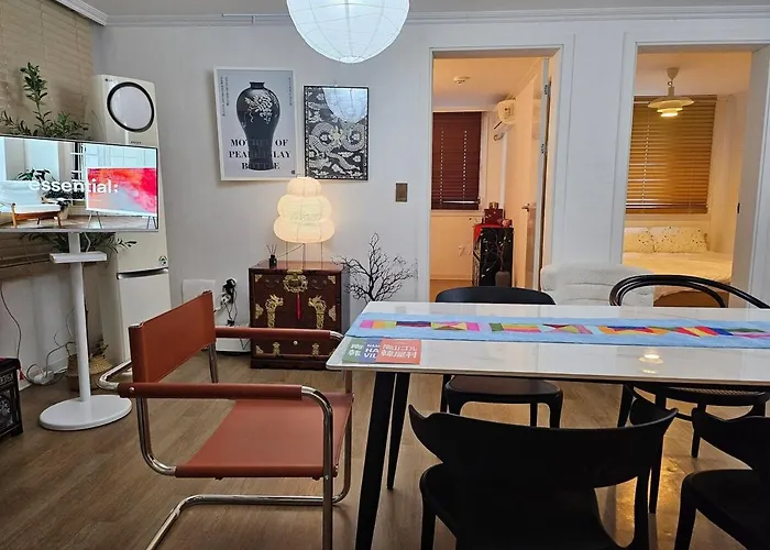 8 Minutes Away From Chungmuro Station, 5박이상 조식, 명동근처 Hill Location Seúl