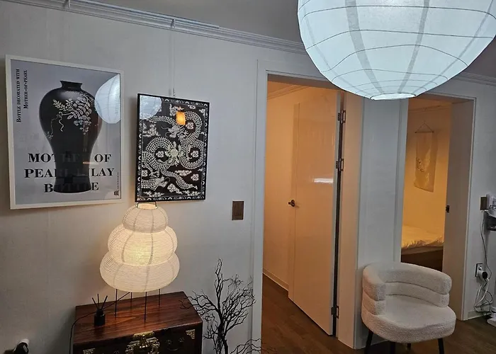 8 Minutes Away From Chungmuro Station, 5박이상 조식, 명동근처 Hill Location Apartamento *