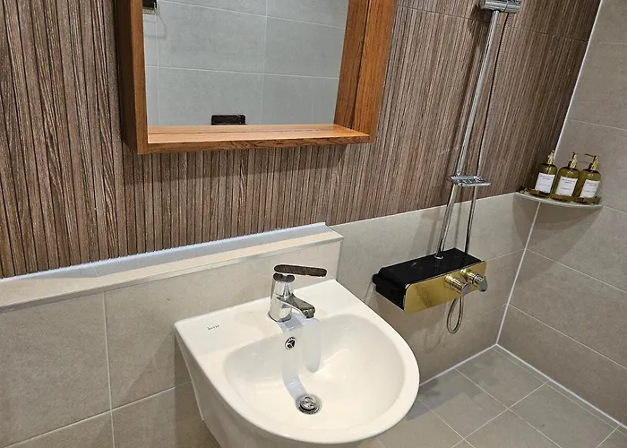 Apartamento 8 Minutes Away From Chungmuro Station, 5박이상 조식, 명동근처 Hill Location Seúl