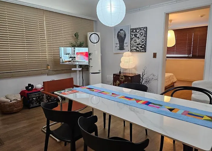 8 Minutes Away From Chungmuro Station, 5박이상 조식, 명동근처 Hill Location Seúl