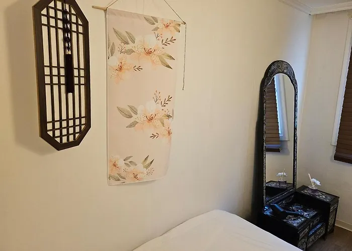 8 Minutes Away From Chungmuro Station, 5박이상 조식, 명동근처 Hill Location Apartamento Seúl